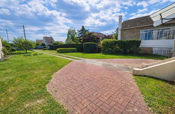 Maison 7 pièces 7 minutes gare/ 900 m2 de terrain / 5 chambres