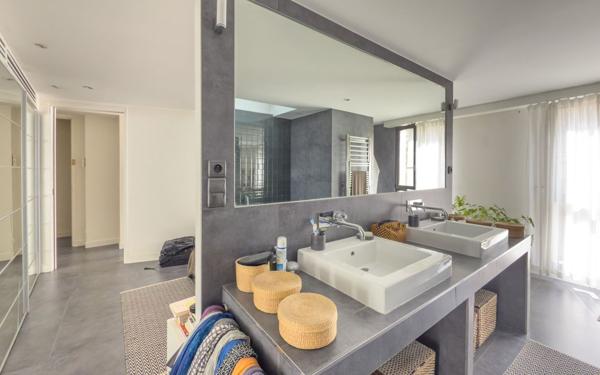 Maison à vendre    7 pièces •  Paris 13