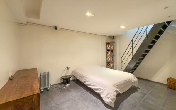 Maison à vendre    7 pièces •  Paris 13