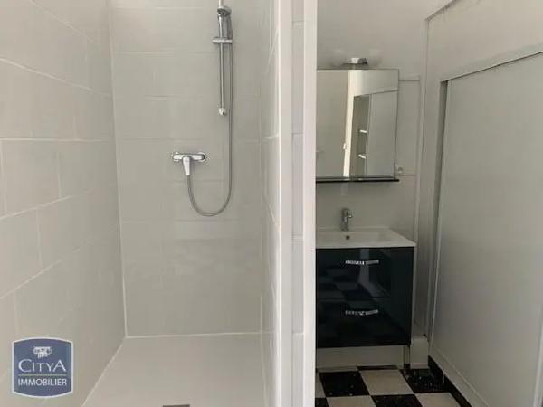 Appartement à louer 4 pièces 106.1m² Sète (34200)