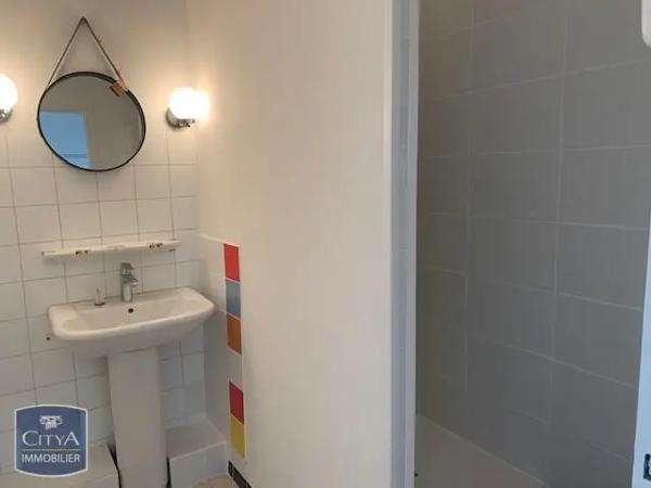 Appartement à louer 4 pièces 106.1m² Sète (34200)