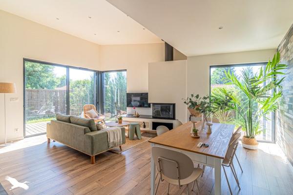 Maison à vendre 514 500 € Saint-Médard-en-Jalles 6 p 123 m² DPE A