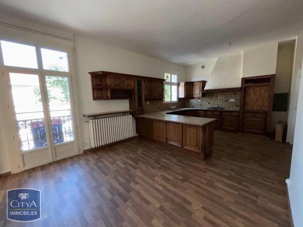 Appartement à louer 5 pièces 180.99m² Bergerac (24100)