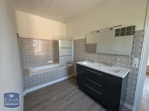 Appartement à louer 5 pièces 180.99m² Bergerac (24100)