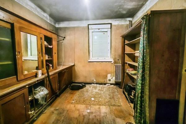 Local commercial 91 m² – Centre de Hayange – Vitrines, cour, sans pas-de-porte