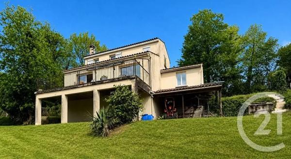 Maison à vendre  6 pièces - 157 m 2   SAINTES  - 17
