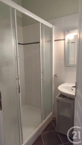 Maison à vendre  6 pièces - 157 m 2   SAINTES  - 17