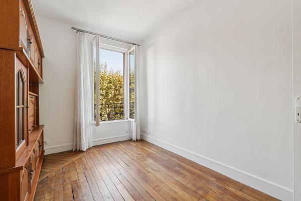 A VENRE - APPARTEMENT AVEC ABRIS DE JARDIN - ROMAINVILLE / MONTREUIL