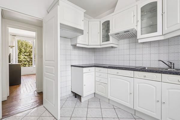 A VENRE - APPARTEMENT AVEC ABRIS DE JARDIN - ROMAINVILLE / MONTREUIL