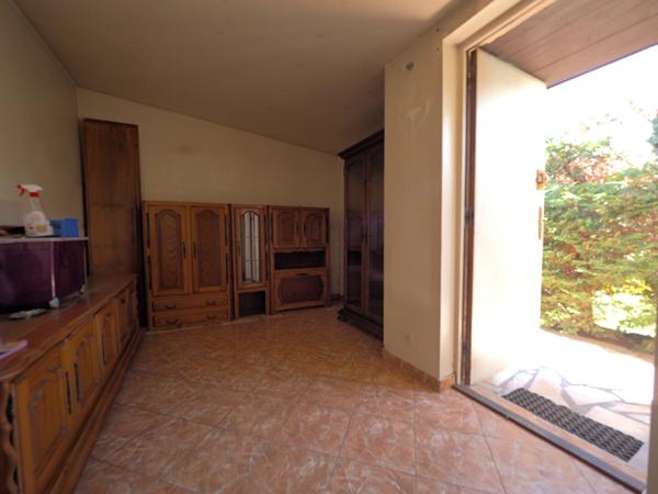 A VENRE - APPARTEMENT AVEC ABRIS DE JARDIN - ROMAINVILLE / MONTREUIL