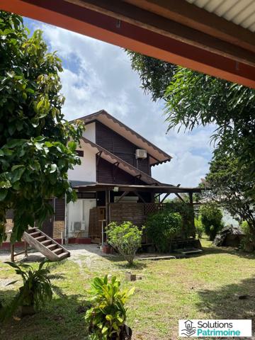 Villa à vendre à Macouria – 3 chambres, bureau, mezzanine, jacuzzi, sauna, grande parcelle de 1 681 m²