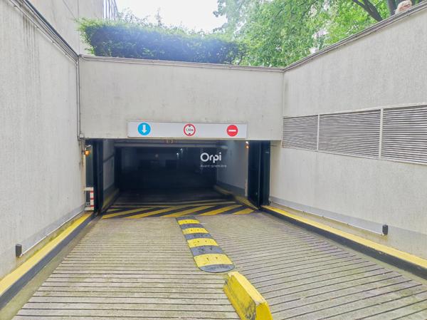 Stationnement à vendre    10 m2 Paris 10