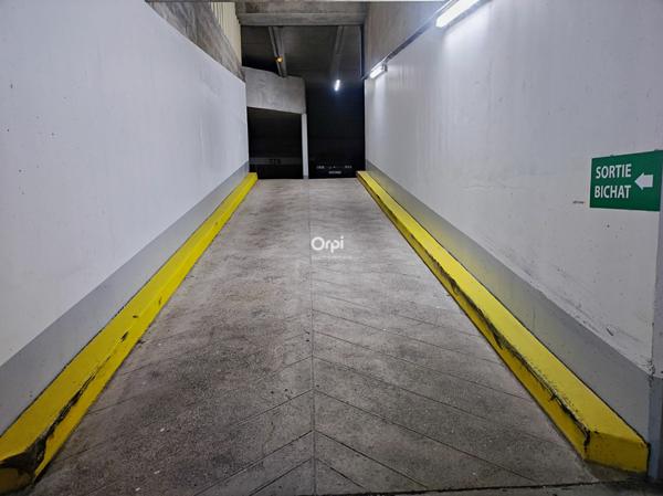 Stationnement à vendre    10 m2 Paris 10