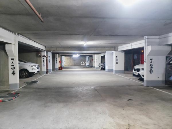 Stationnement à vendre    10 m2 Paris 10