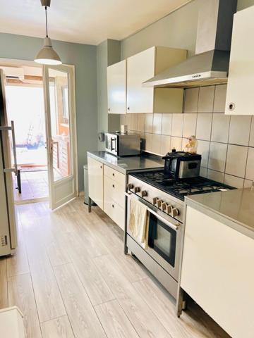 Appartement T4 50 m2, jardin et piscine