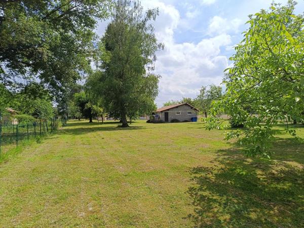 MAISON DE CHARME AVEC PISCINE DANS UN QUARTIER PRIVILÉGIÉ