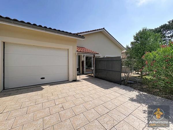 Vente                                                      Maison
                        
                     4 pièces                      147 m2                     à Mimizan