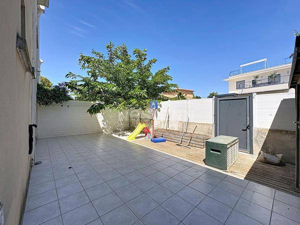 LA GRANDE MOTTE - APPARTEMENT P3 DE 100 M² - SECTEUR GRAND TRAVERS