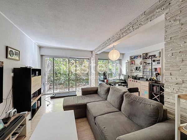 Appartement Rez-de-jardin avec double jardin- Grasse 4 pièce(s) 72 m2, Piscine, Gardien, Proche commerces et commodités