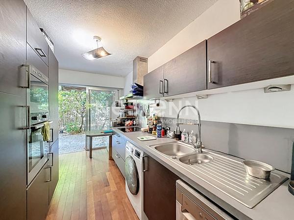 Appartement Rez-de-jardin avec double jardin- Grasse 4 pièce(s) 72 m2, Piscine, Gardien, Proche commerces et commodités