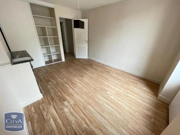 Appartement à louer 2 pièces 45m² Villebarou (41000)