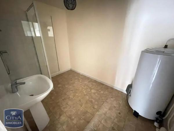 Appartement à louer 2 pièces 45m² Villebarou (41000)