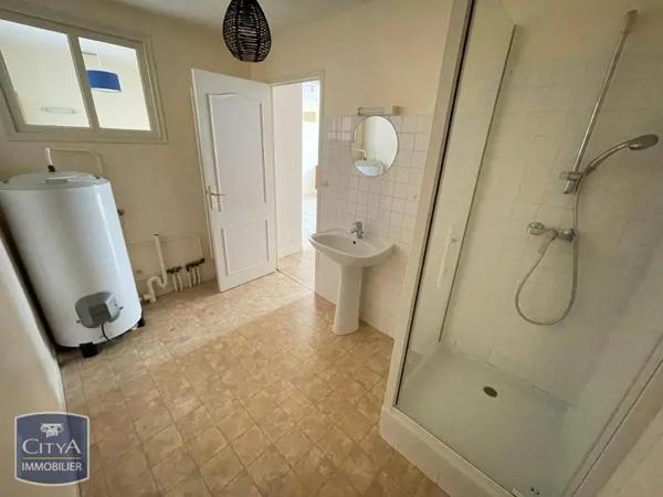 Appartement à louer 2 pièces 45m² Villebarou (41000)