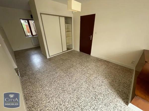 Appartement à louer 2 pièces 45m² Villebarou (41000)