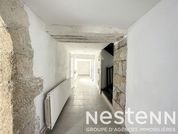 A vendre Maison en pierre 4 chambres avec jardin centre ville de Pavie