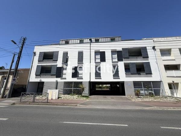 Appartement
         3 pièces
        - 65 m² Exclusivité 240 000 € *
