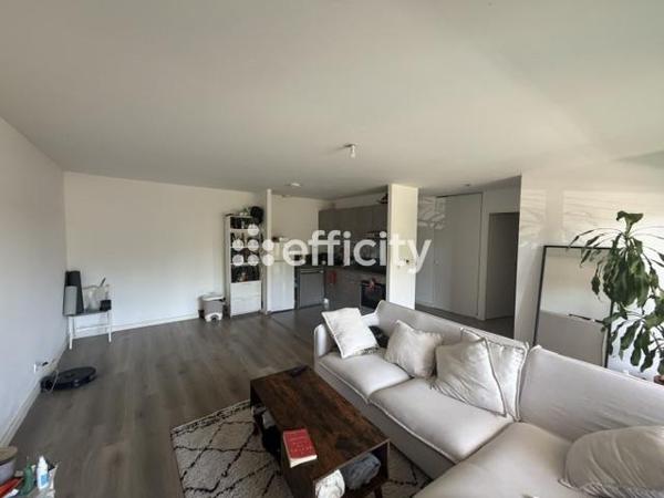 Appartement
         3 pièces
        - 65 m² Exclusivité 240 000 € *