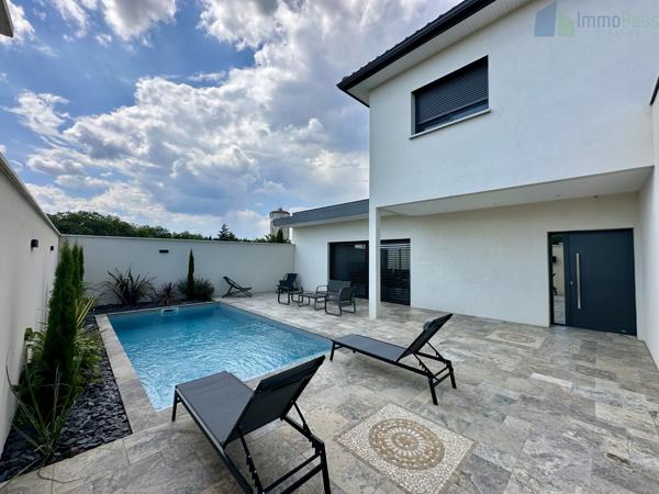 DECINES SECTEUR RECHERCHE - Maison d'exception 213 m² - DPE B - piscine - impasse - sans vis à vis Décines-Charpieu (69150)