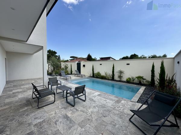DECINES SECTEUR RECHERCHE - Maison d'exception 213 m² - DPE B - piscine - impasse - sans vis à vis Décines-Charpieu (69150)