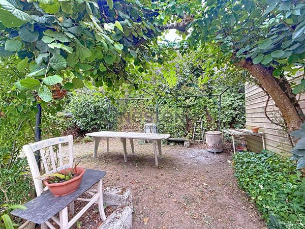 Maison familiale composée de 6 chambres, un jardin de plus de 2500 m² avec vue imprenable