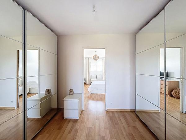 Maison Mareuil Les Meaux vivable de plain pied - 4 chambres - 1 chambre et 1 salle d'eau au RDC - sous-sol total - jardin de 862 m2 - pièce à vivre ouverte de 70 m2