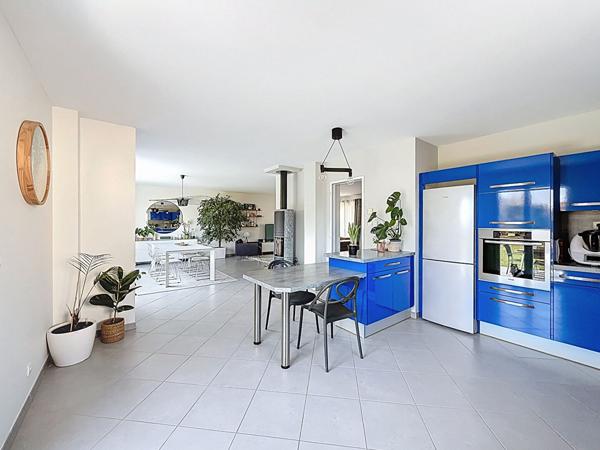 Maison Mareuil Les Meaux vivable de plain pied - 4 chambres - 1 chambre et 1 salle d'eau au RDC - sous-sol total - jardin de 862 m2 - pièce à vivre ouverte de 70 m2