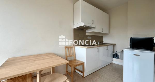 Location Studio meublé 27.93 m² - Versailles 78000