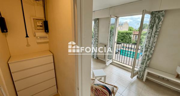 Location Studio meublé 27.93 m² - Versailles 78000