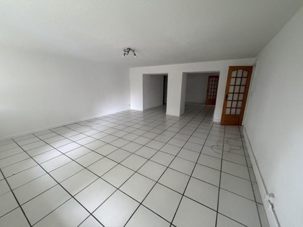 Location / Appartement T5