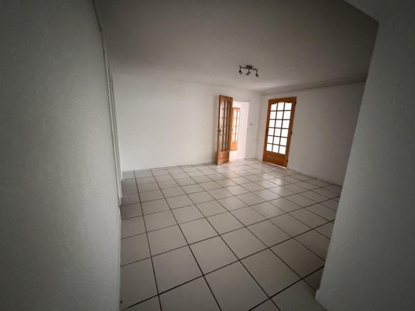 Location / Appartement T5