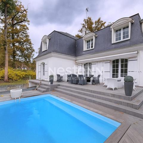 Maison Lamorlaye 5 pièce(s) environ 200M² + dépendances