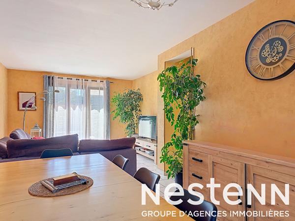 Saint Laurent De Mure - Appartement T4 vendu loué avec jardin et sous-sol