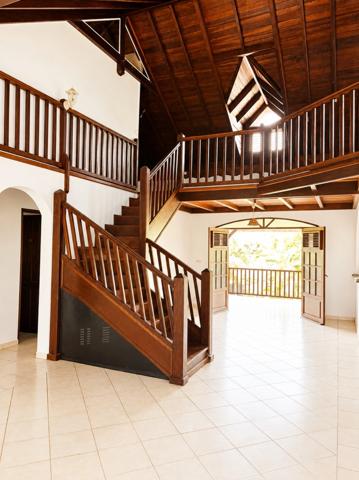 Maison à vendre 7 pièces DUCOS (972)