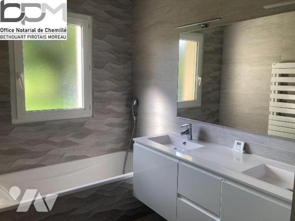 Propriété 9 pièces 180 m².

Située à CHOLET, cette maison bénéficie d'un emplacement privilég...