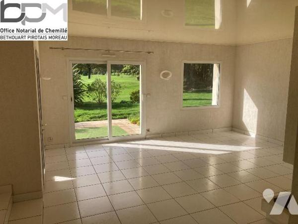 Propriété 9 pièces 180 m².

Située à CHOLET, cette maison bénéficie d'un emplacement privilég...