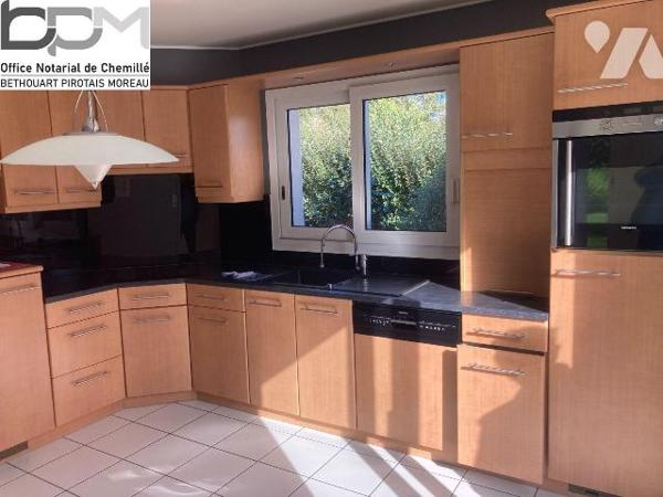 Propriété 9 pièces 180 m².

Située à CHOLET, cette maison bénéficie d'un emplacement privilég...