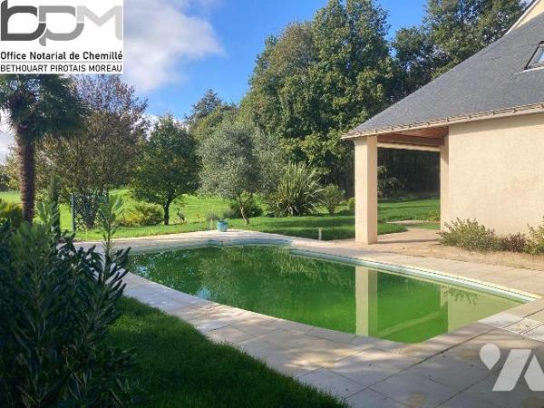 Propriété 9 pièces 180 m².

Située à CHOLET, cette maison bénéficie d'un emplacement privilég...