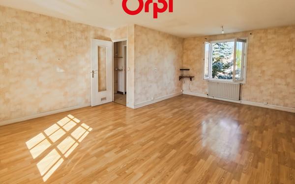 Maison à vendre    2 pièces •  Connerré