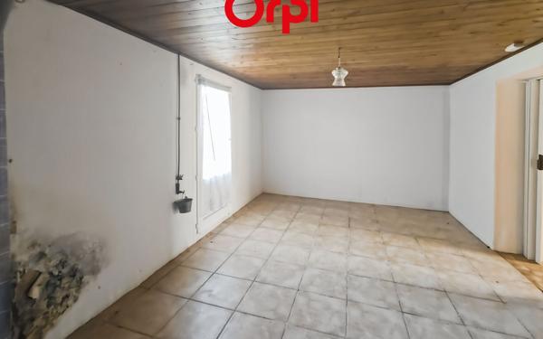 Maison à vendre    2 pièces •  Connerré