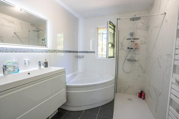 Maison Charmante maison familiale de plain pied - 3 chambres - Lisière de forêt 101 m²